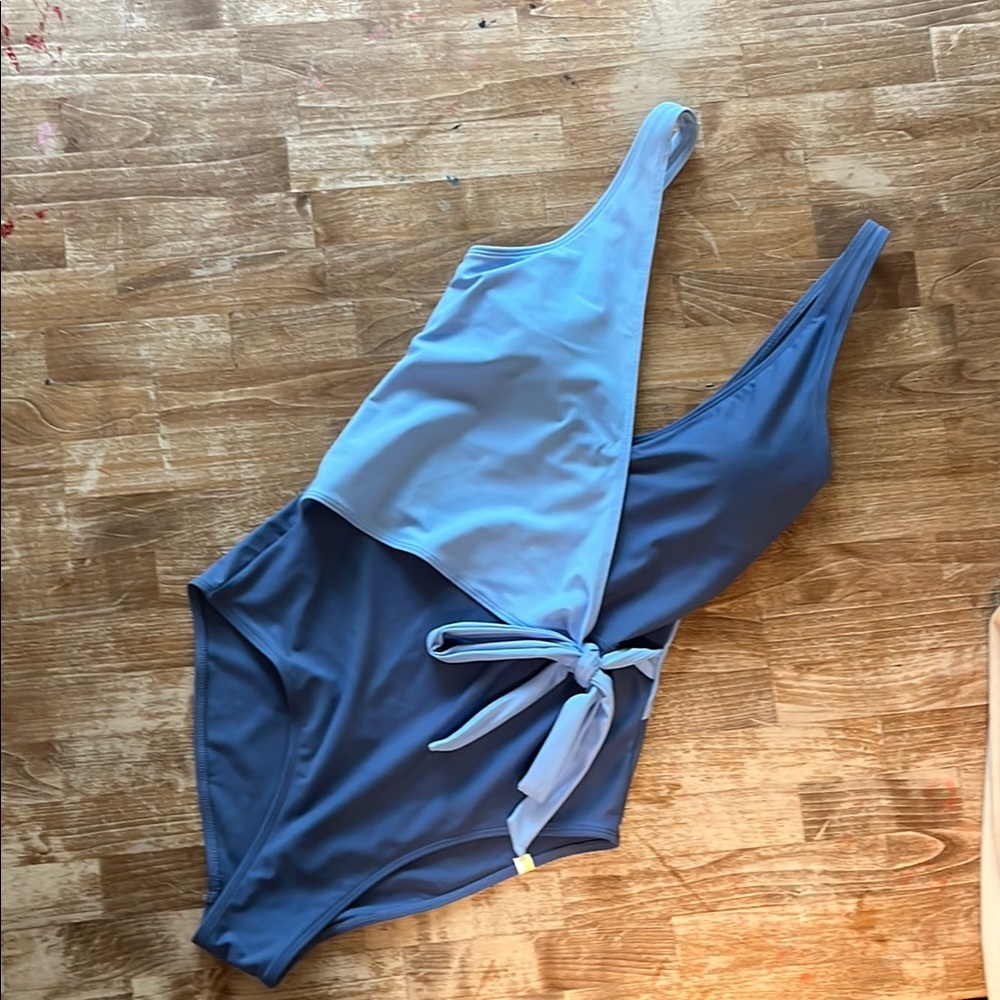 Summersault “Perfect Wrap” Swimsuit, size 6 long torso